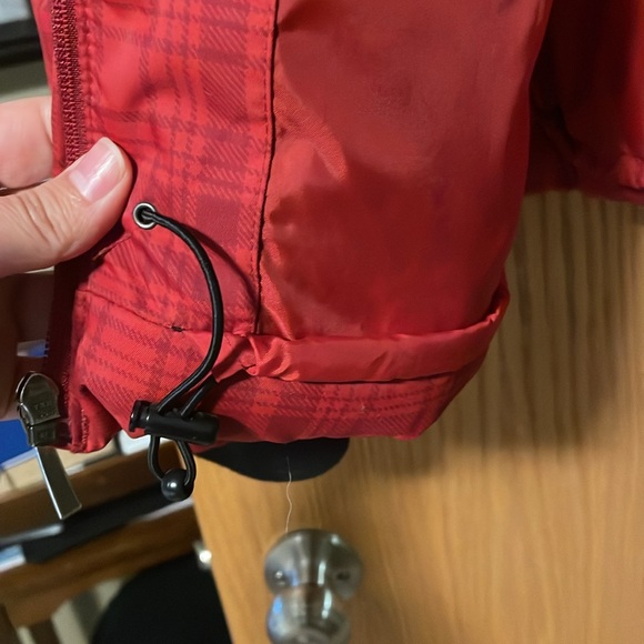 Women’s Columbia Winter Jacket - Picture 5 of 8